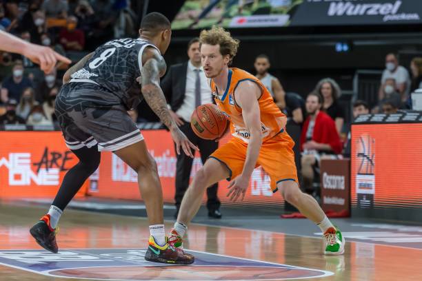 中锋往往承 中锋往往承