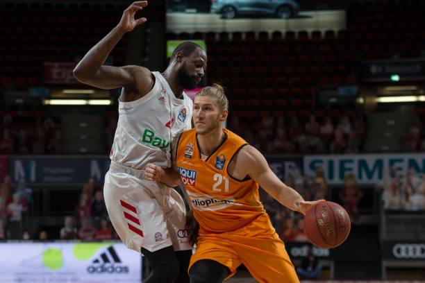 于日前画上 于日前画上