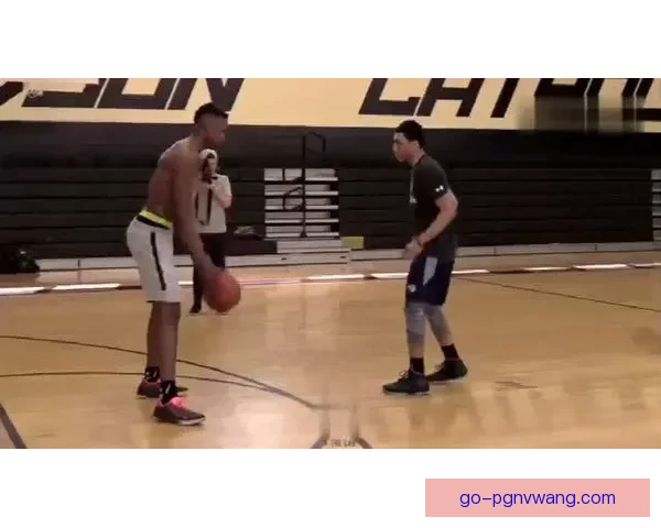 挑战篮球高手，掌握精准技巧