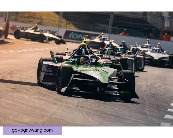 极速飞驰:挑战速度极限的赛车世界纪录 极速飞驰:挑战速度极限的赛车世界纪录