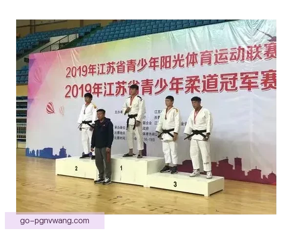 柔道联赛：挥拳交错、擦肩而过